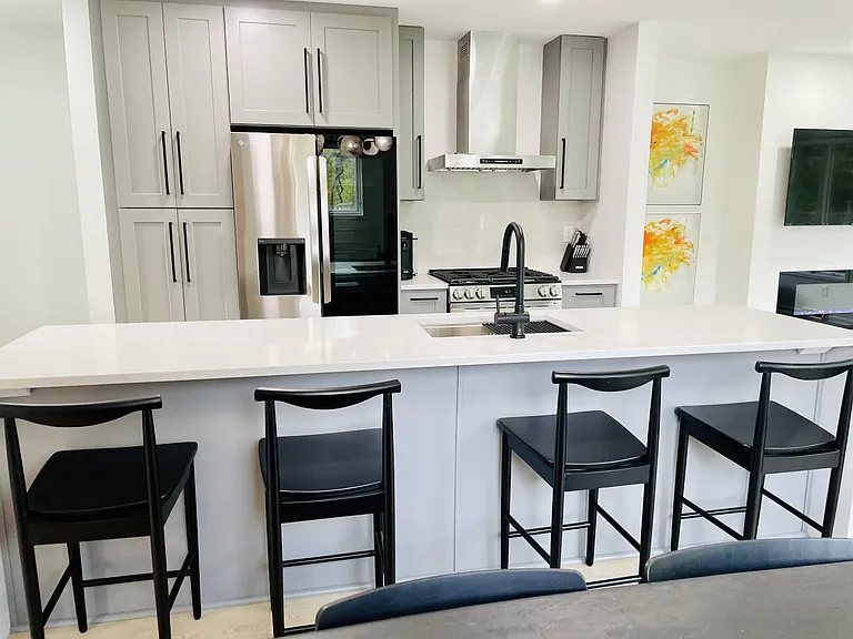 323 Gross St — Photo 6