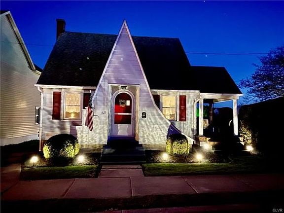 5th image of 625 Heckman Ave
