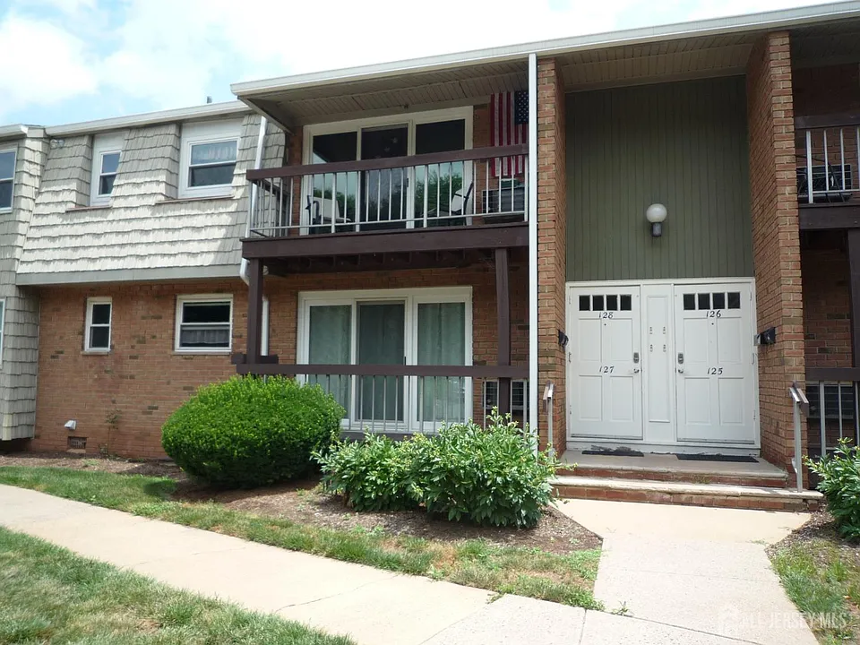 44 Deanna Dr #127