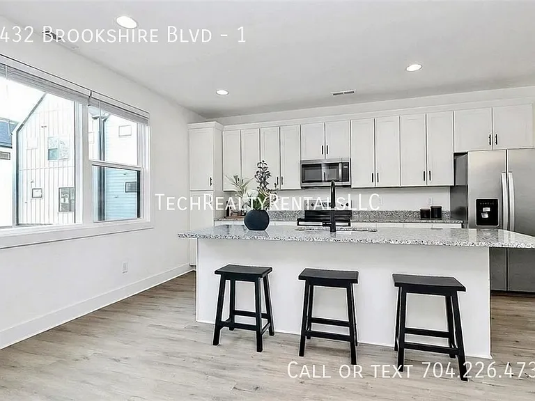 3432 Brookshire Blvd #1 — Photo 11