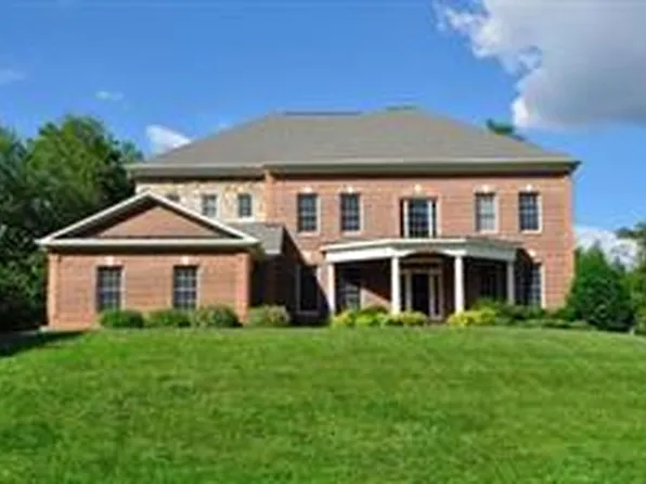 1683 Drewlaine Dr, Vienna, VA 22182