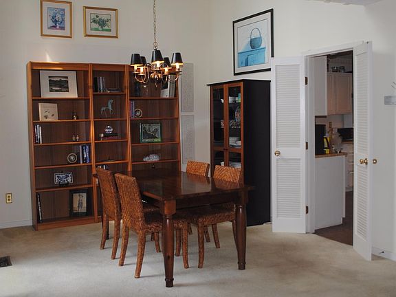 4th image of 113 Twin Lakes Dr