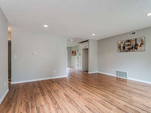4th image of 2923 SE Elwood Ct