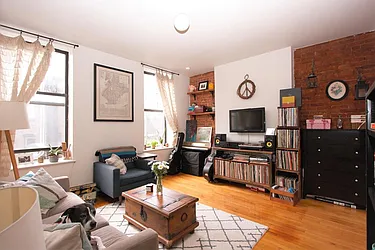 Rented by R New York