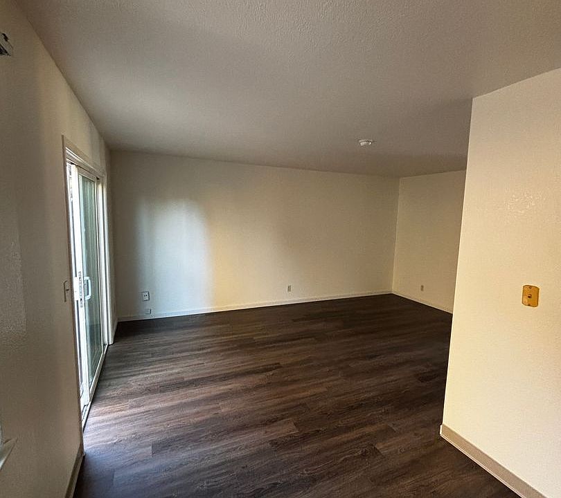 1st image of 813 W Sunset Blvd #819A