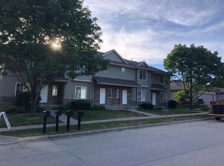 707 Scott Park Dr, Iowa City, IA 52245