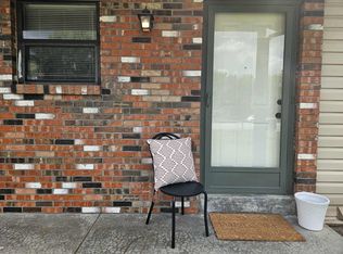 603 Red Oak Ln, O'Fallon, MO 63366