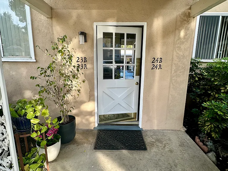 Anita Oaks — Photo 22