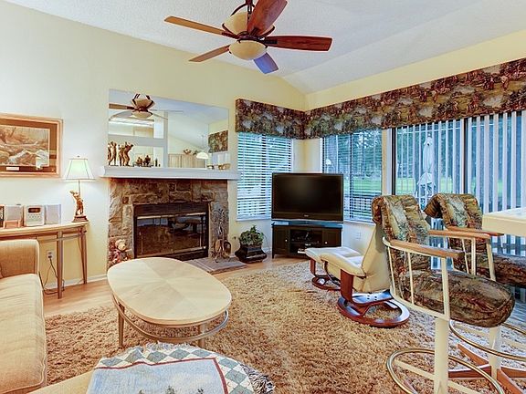 3rd image of 131 Cottonwood Dr