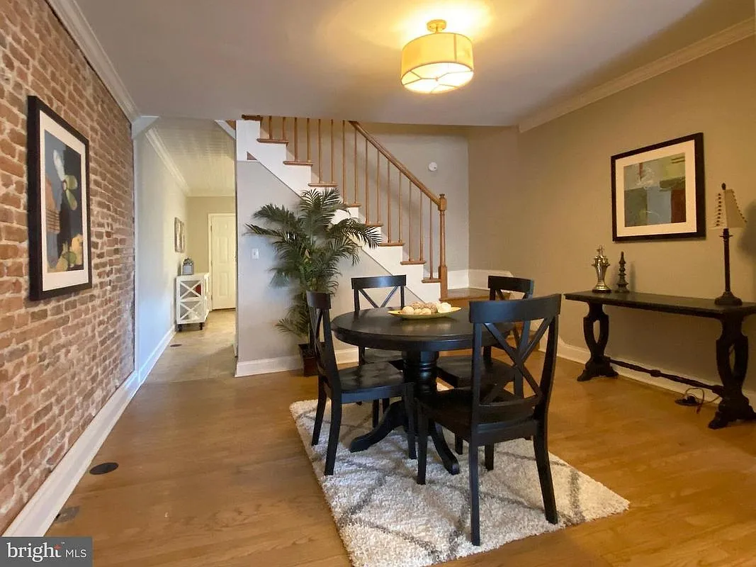 3 bed, 2.0 bath, 1288 sqft, $3,000 — Photo 3