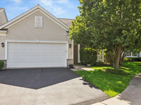11764 Wembley Dr, Huntley, IL 60142