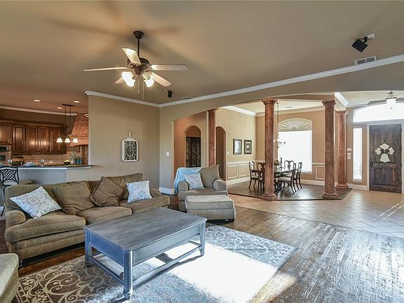 3rd image of 124 Silver Rose Blvd
