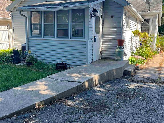 3rd image of 1033 Jefferson St