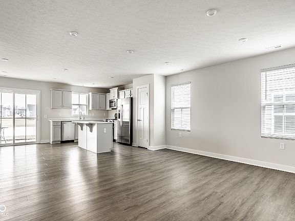 5th image of 2201 Stony Creek Dr