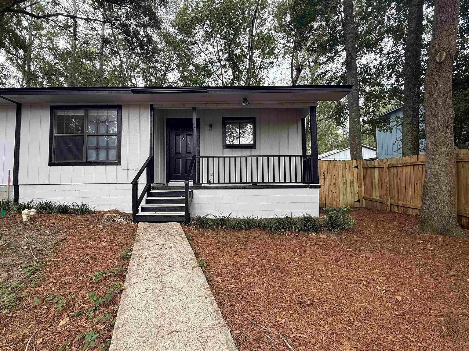 2 bed, 2.0 bath, 1052 sqft, $1,400 — Photo 1
