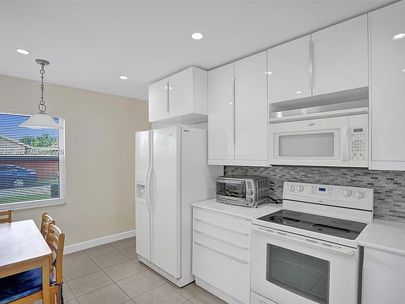 3rd image of 11529 SW 133rd Ter