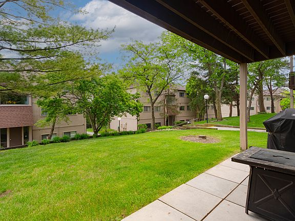 3rd image of 48 Oak Hill Colony APT 4