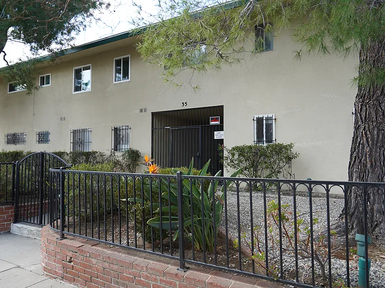 35 El Nido Ave #2 — Photo 16