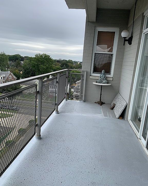 Large balcony w  see glimpse