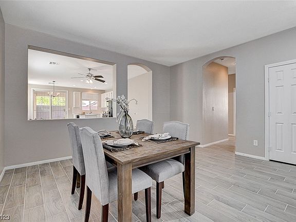 5th image of 9131 Marlia St