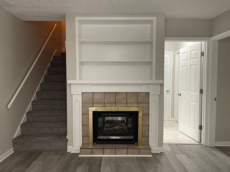 859A Park Pl NE — Photo 16