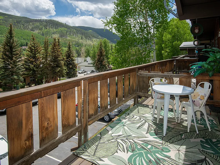 2059 Chamonix Ln #3 — Photo 4