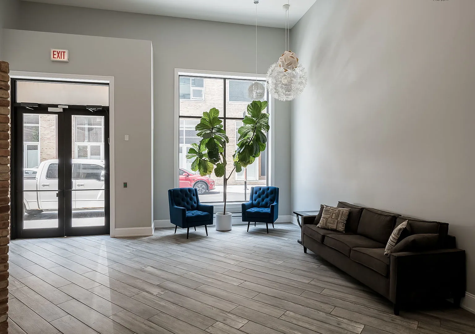 3 bed, 1242 sqft, $4,700 — Photo 4