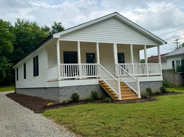 20 Spring St, Rocky Mount, VA 24151