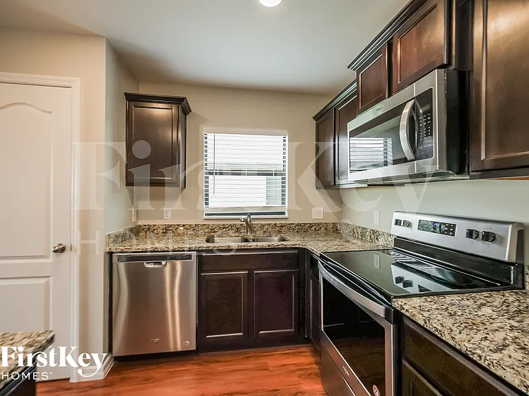 1544 Swan Lake Cir — Photo 7