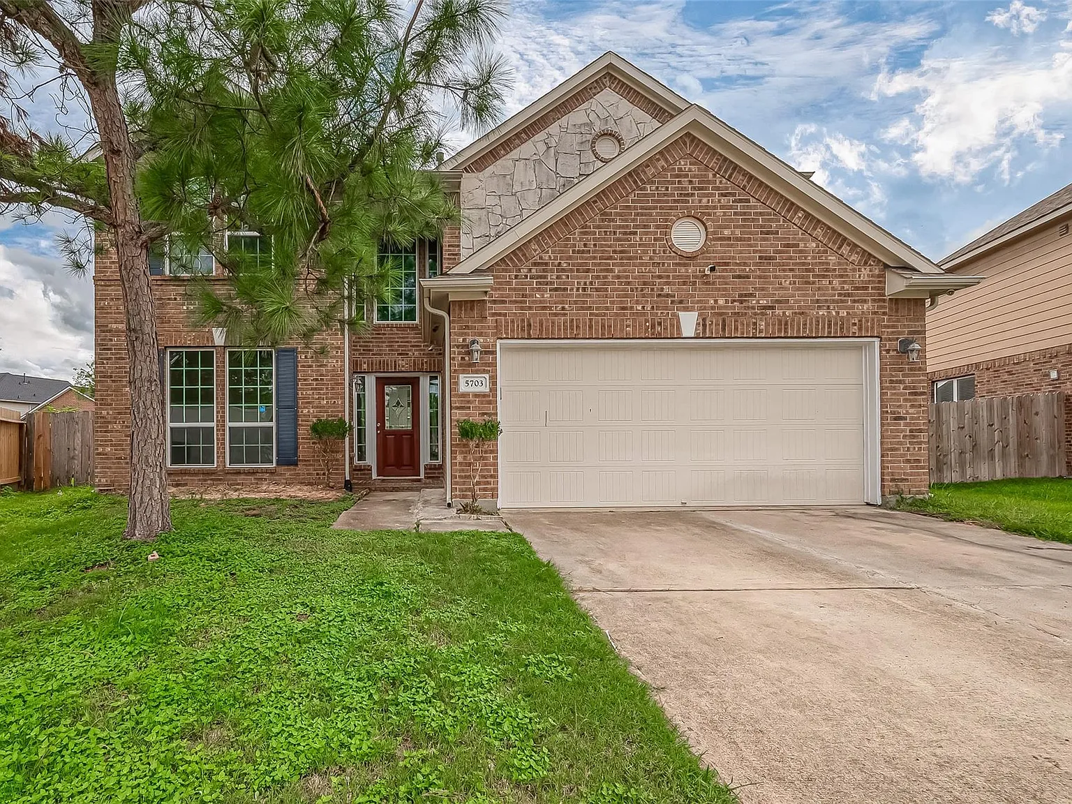 4 bed, 2.5 bath, 2597 sqft, $2,400 — Photo 1