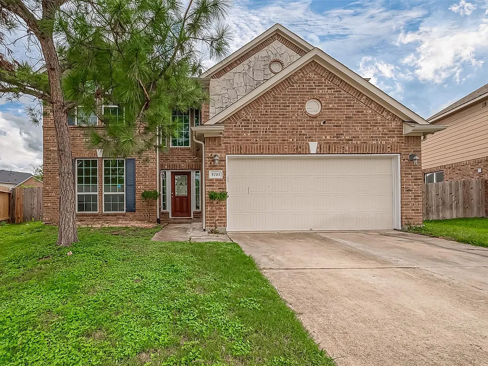 5703 Langham Dawn Ln