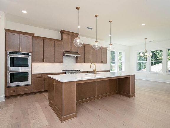 3rd image of 2405 Bleckley Pl