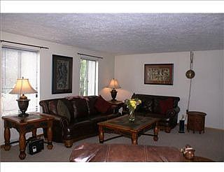 5th image of 657 Huntington Dr