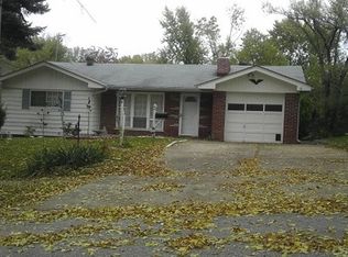 5144 Rockingham Dr, Saint Louis, MO 63121