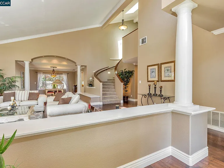 668 Sun Tree Ct — Photo 6