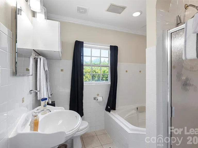 703 S Summit Ave #2 — Photo 25