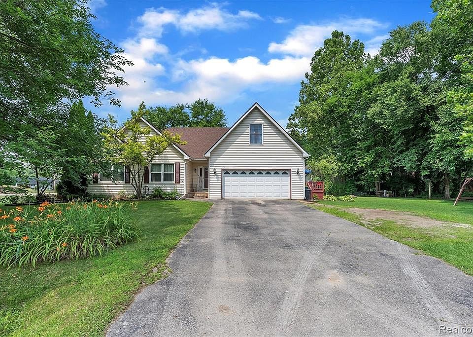 1100 Oakville Waltz Rd, New Boston, MI 48164 Zillow