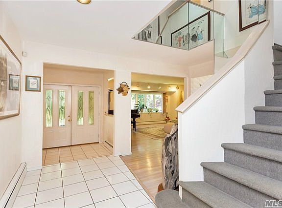 3rd image of 71 Piquets Ln