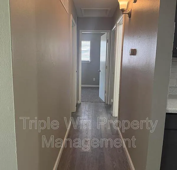 7250 Howdershell Rd — Photo 6