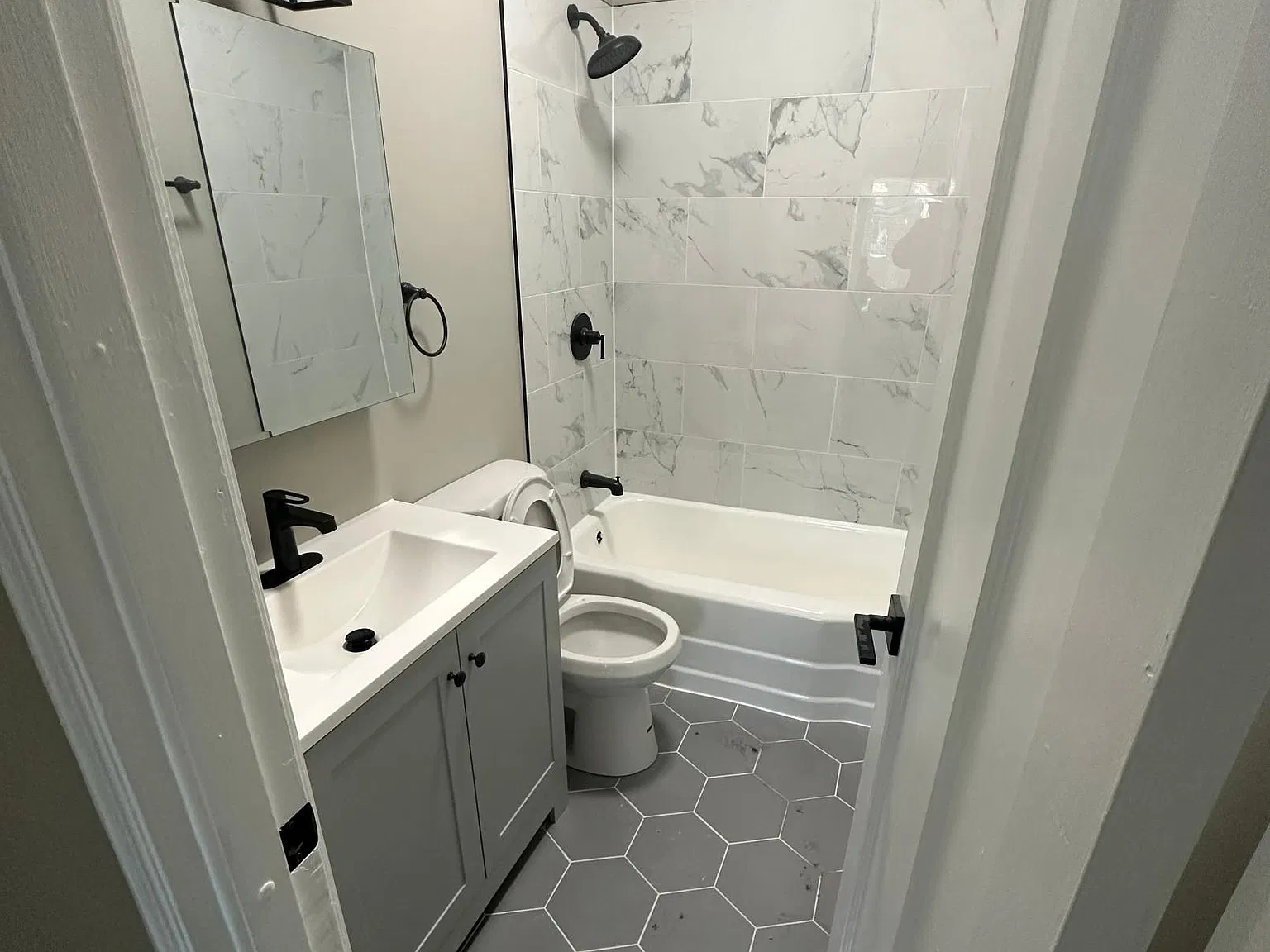 Studio, 350 sqft, $920 — Photo 3