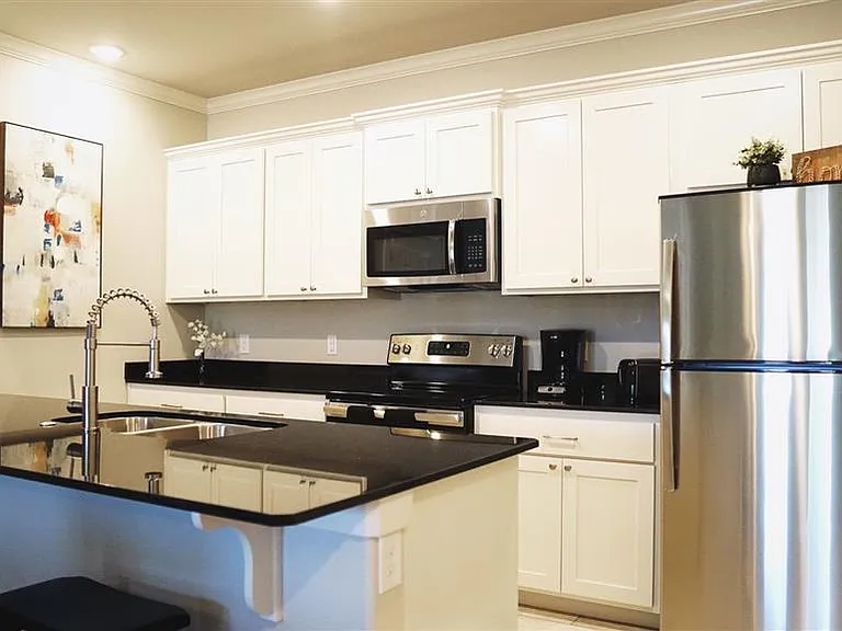 Highland Park Apartments — Photo 4