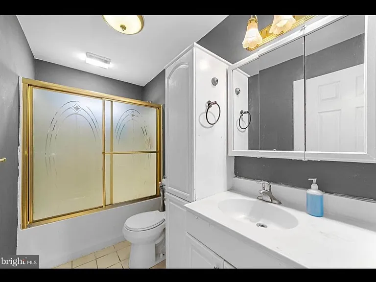 142 Lawn Park Ave — Photo 1
