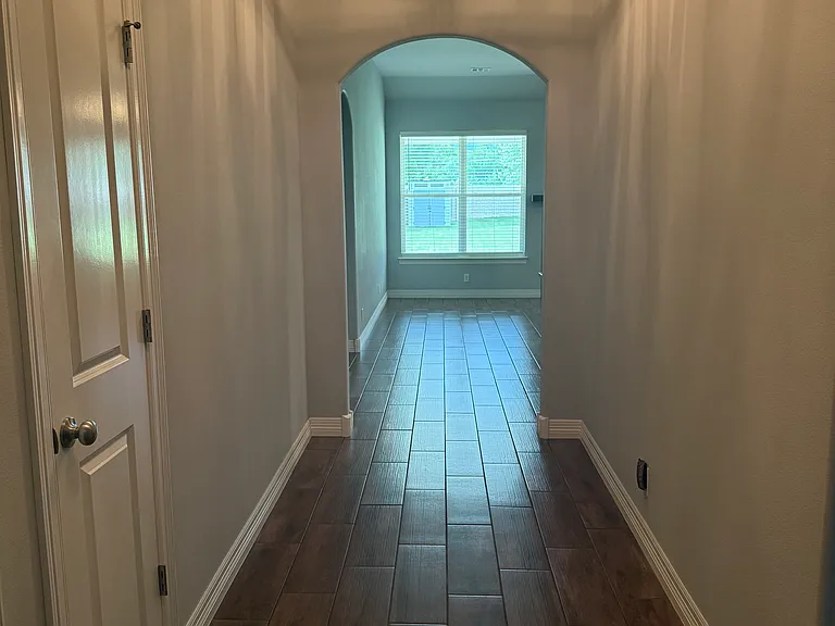 1514 E Jasper Pl — Photo 2