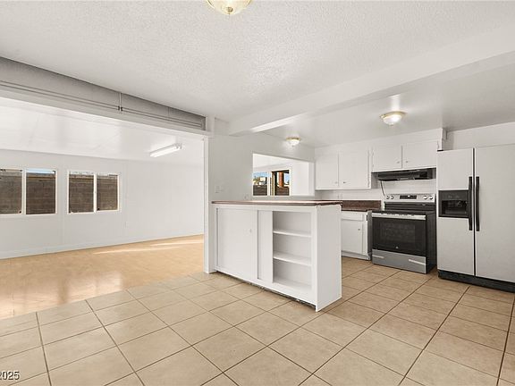 2nd image of 4521 Harmon Cir