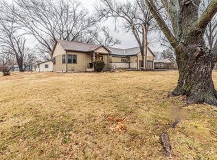 1910 Violet Cir, Manhattan, KS 66502