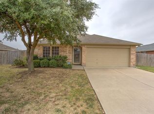 413 Reagan Ln, Burleson, TX 76028