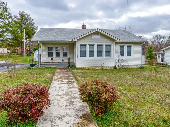 309 3rd Ave, Fayetteville, TN 37334