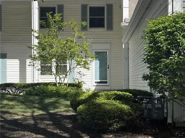 10553 Riley St, Overland Park, KS 66212