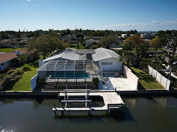 3rd image of 506 Bahama Dr