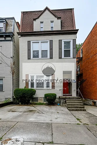 2667 Bellevue Ave #3 Photo 1